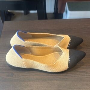 Elegant Two-Tone Women's Flats